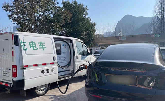 英吉沙汽车搭电