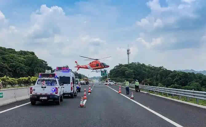 英吉沙高速公路汽车救援案例